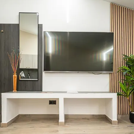 Estensia & Oda ve Kahvaltı 3*