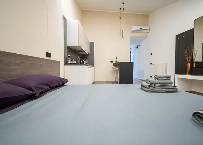 Estensia & 费拉拉